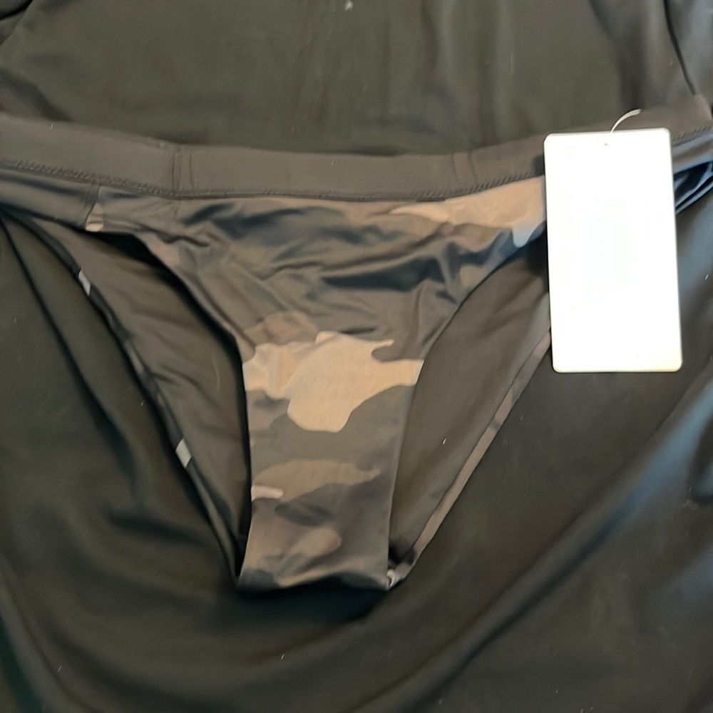 Athleta freestyle camo bottom